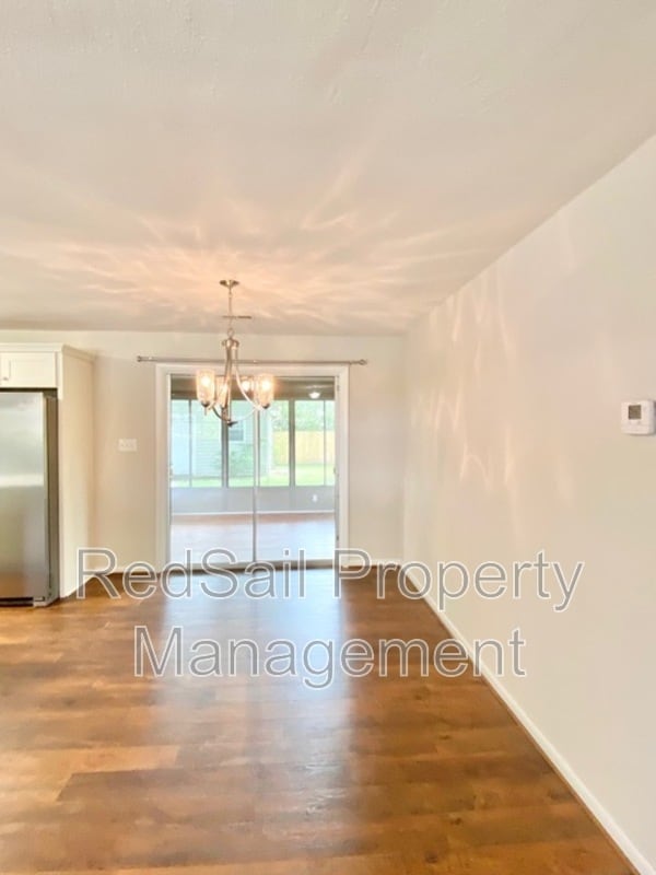 Building Photo - 504 Beech Dr