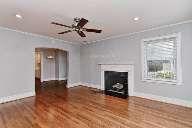 Building Photo - Cottage Home in Plaza Midwood 2Bd/1Bth wit...