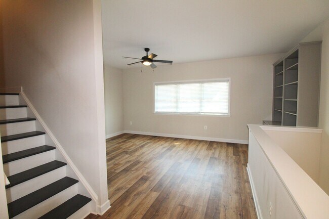 Building Photo - Spacious 4 Bedroom, 3.5 Bath Townhome with...