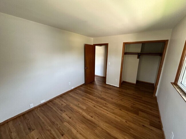 Interior Photo - 343 W Newhall Ave. (8 Unit)
