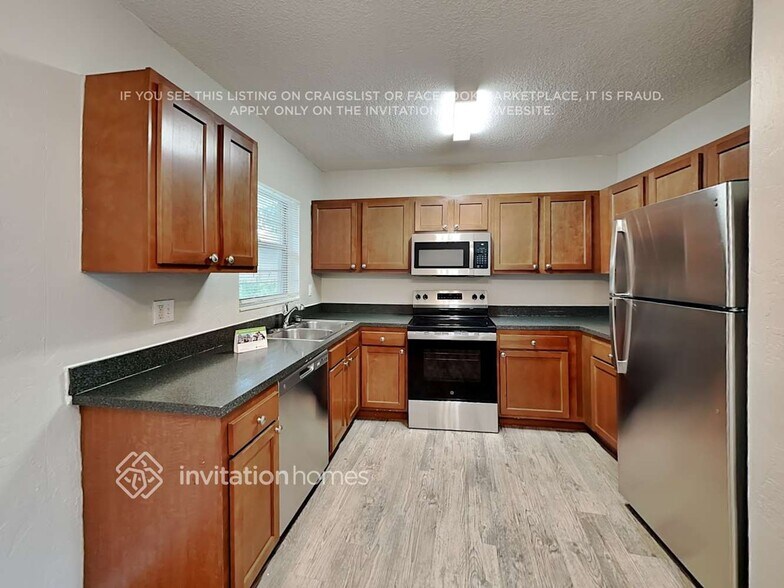 Building Photo - 4504 S Clark Ave