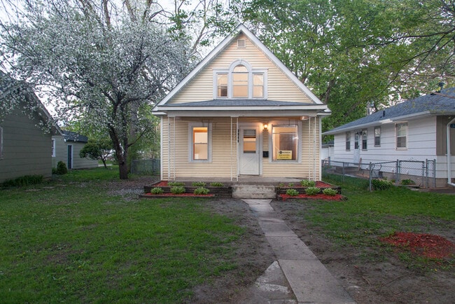 Building Photo - 3848 Major Ave N