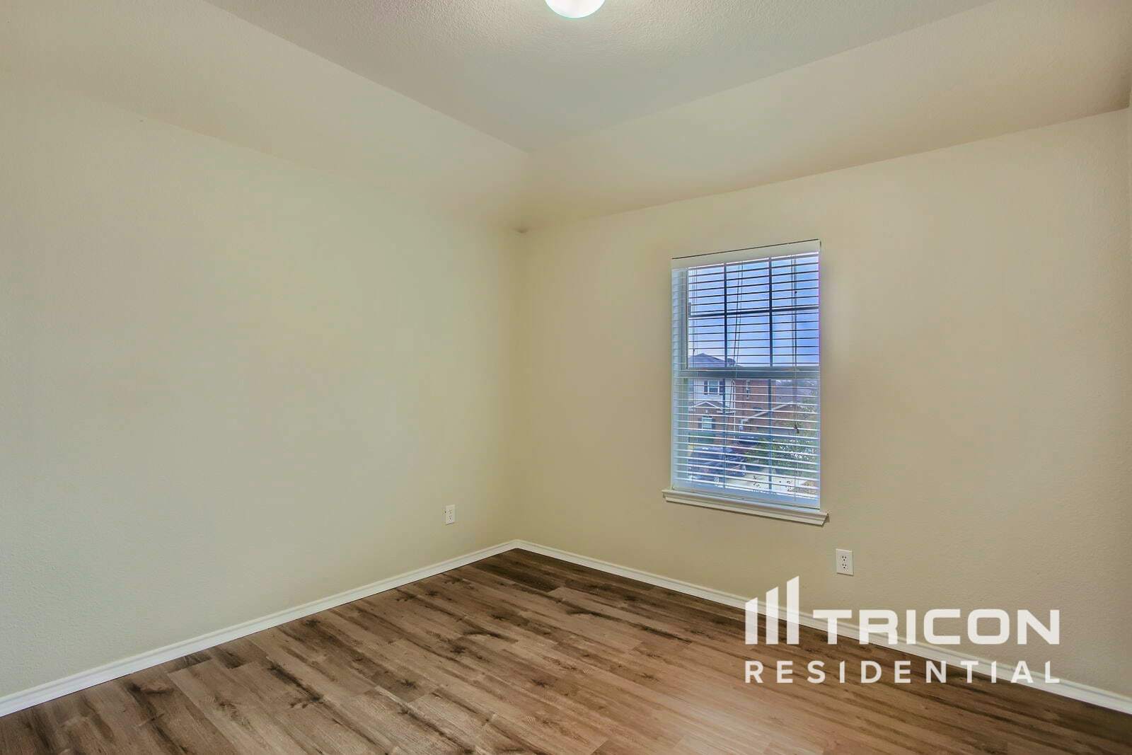 Building Photo - 2021 Cone Flower Dr