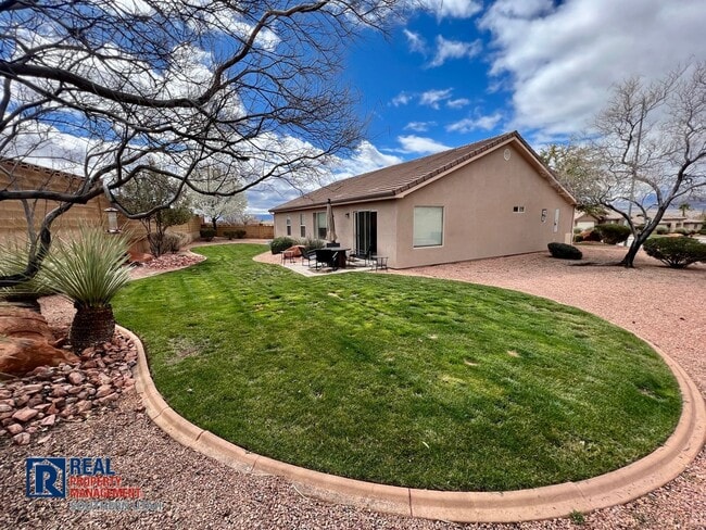 Building Photo - Single Family Home in Ironwood