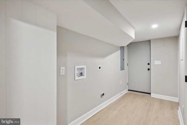 Building Photo - 1155 Washington Blvd