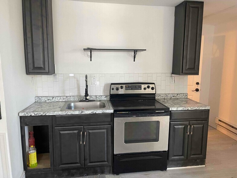 Building Photo - 916 Ridge Ave