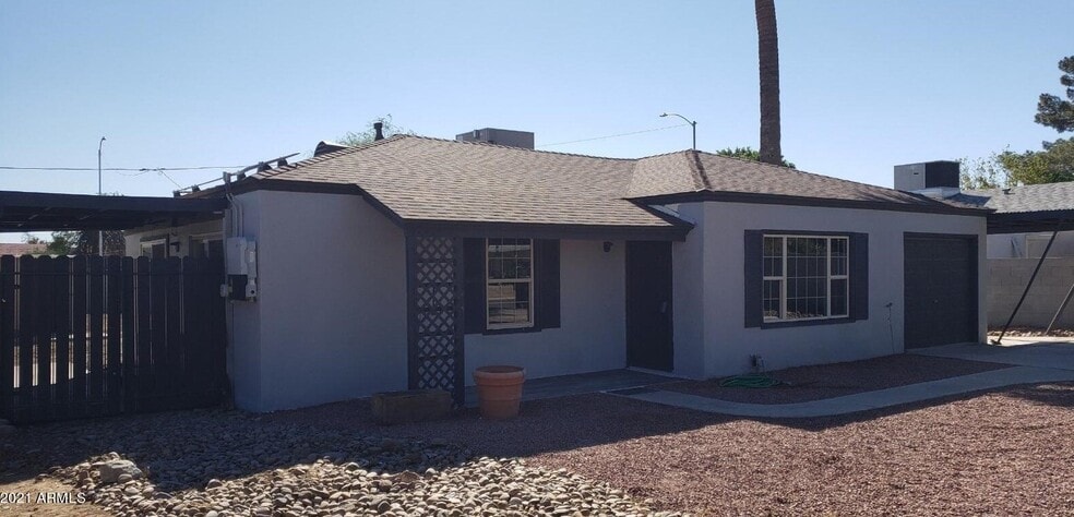 Building Photo - 105 N Los Robles Dr
