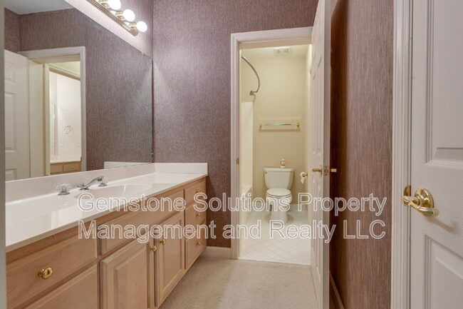 Building Photo - 1628 Brentwood Pointe