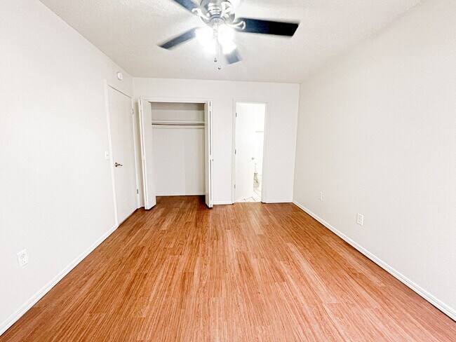 Building Photo - 3 Bed 1.5 Bath - Moore
