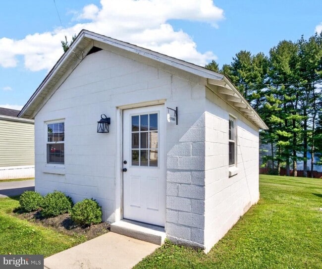 Building Photo - 816 Doe Run Rd