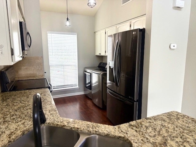 Building Photo - 178 April Point Dr N