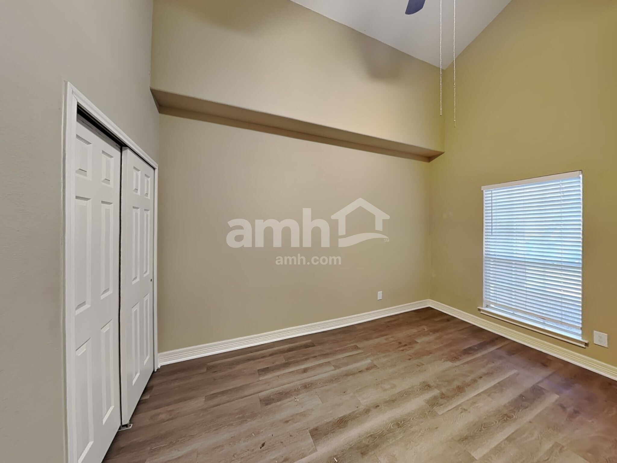 Building Photo - 14 Sweetwood