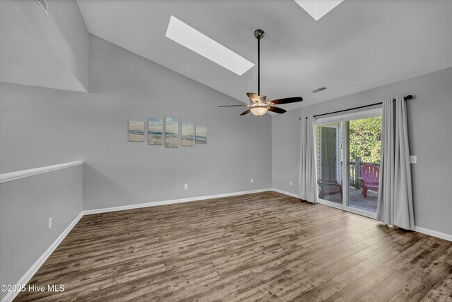 Building Photo - 4609 McClelland Dr