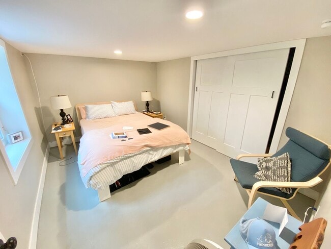 Building Photo - 127 Station Rd