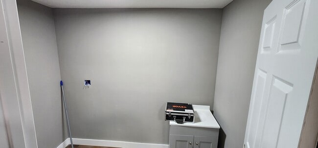 Building Photo - 429-431 Bolander