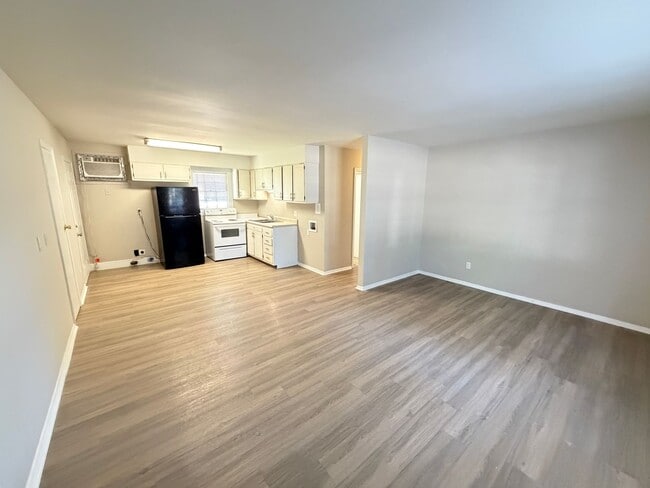 Building Photo - 2bed/1ba Apt off S Main Kannapolis close to Downtown Kannapolis & Hwy 73