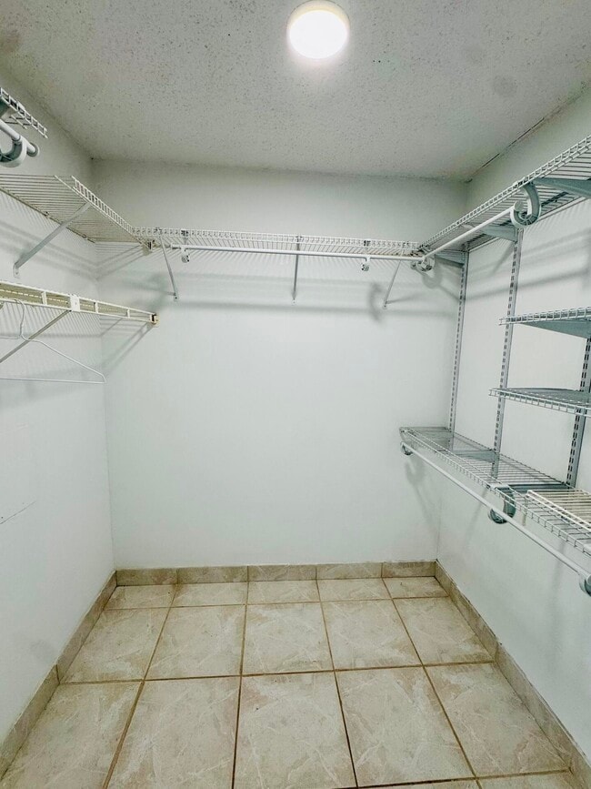 Building Photo - 3400 Galt Ocean Dr