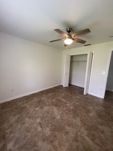 Building Photo - 739 Jack Ave S