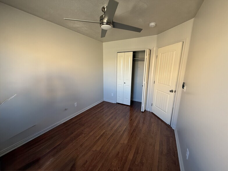 Building Photo - 1167 E 400 S