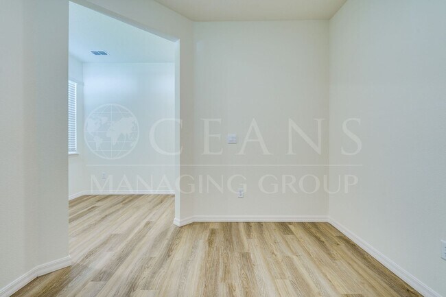 Building Photo - Refined Living in Halifax Plantation – Con...