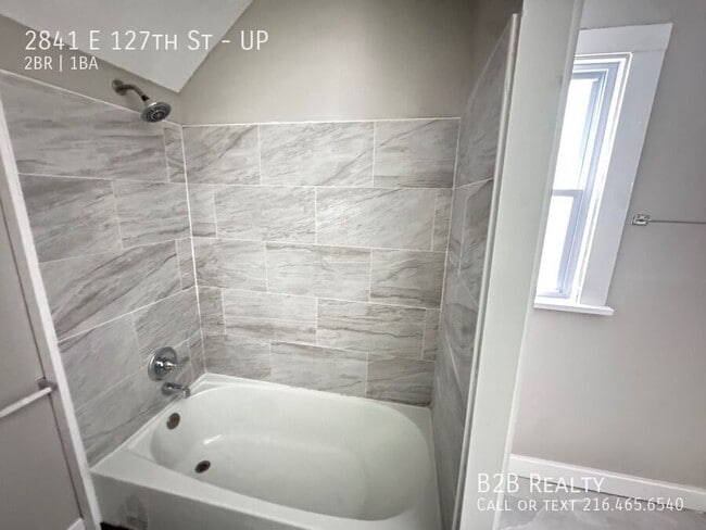 Building Photo - 2841 E 127th St