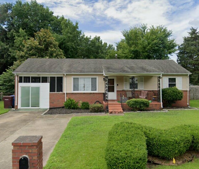 Primary Photo - Charming Chesapeake Gem