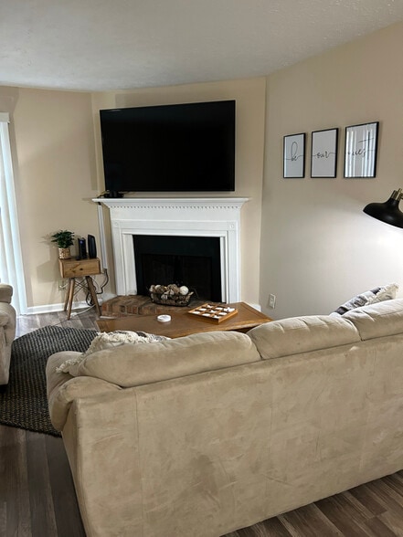 Building Photo - 1591 Springleaf Point SE