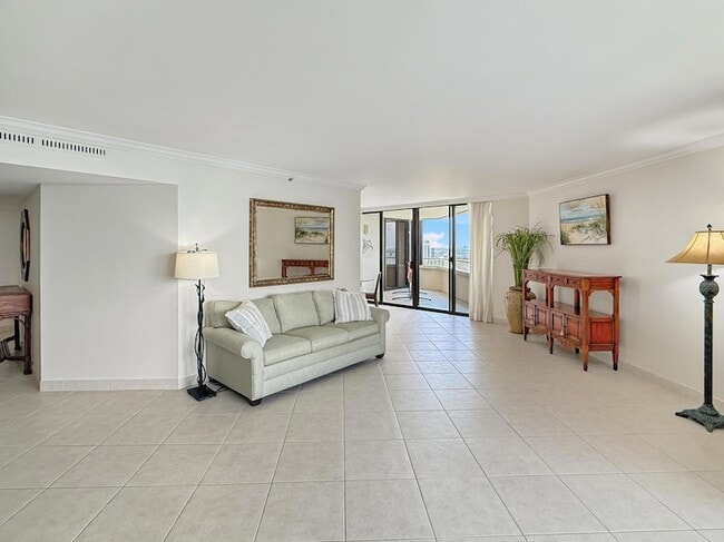 Building Photo - 5080 N Ocean Dr