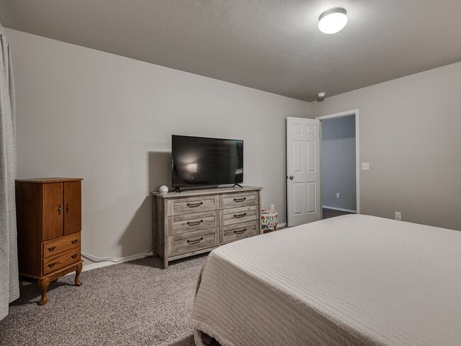 Building Photo - 313 Foxtrot Ter