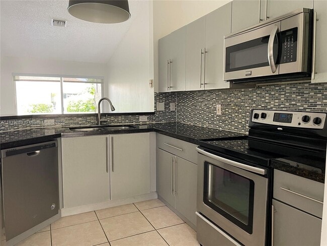 Building Photo - 1631 Orion Ln