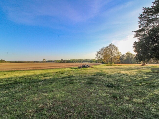 Building Photo - Nice Home close to Ardmore!