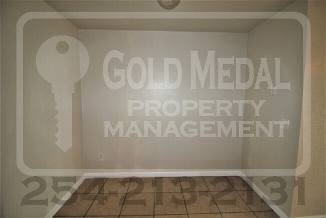 Building Photo - 4008 Pilgram Dr