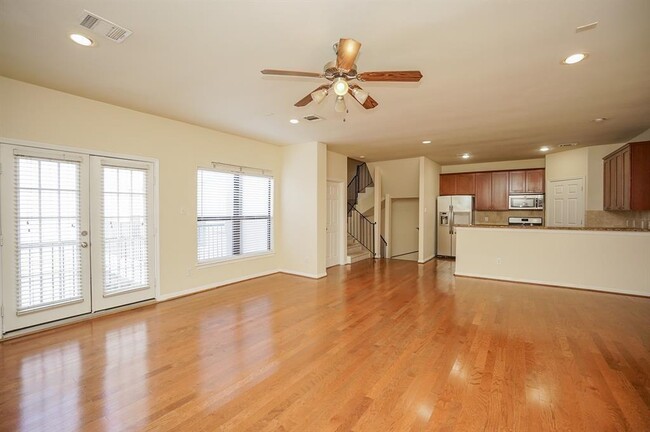 Building Photo - 4411 Koehler St