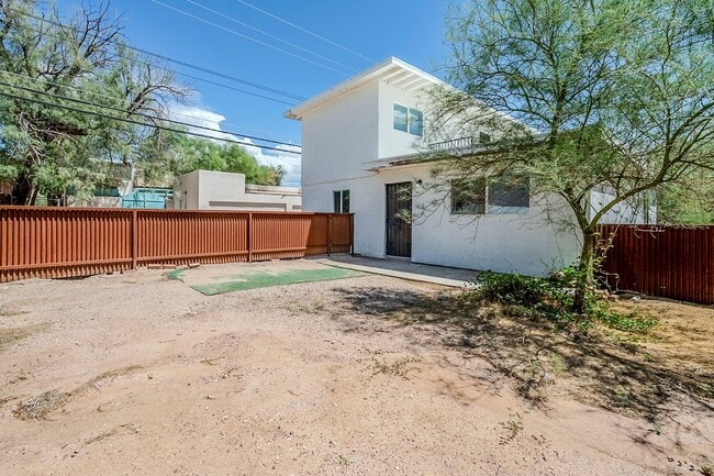 Primary Photo - 434 N Norris Ave