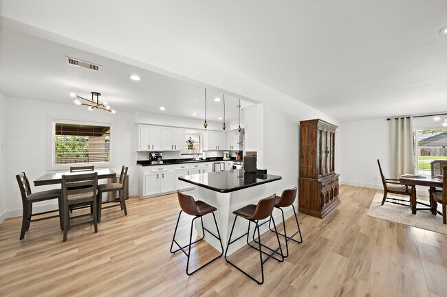 Building Photo - 4903 Candleglow Dr