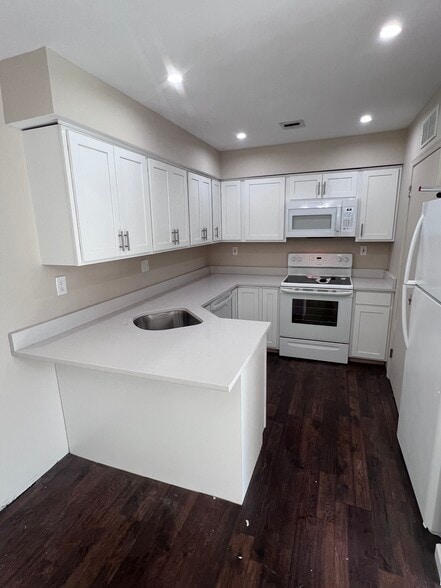 Plenty of Cabinet space, Quartz countertops - 3 Aspen Way