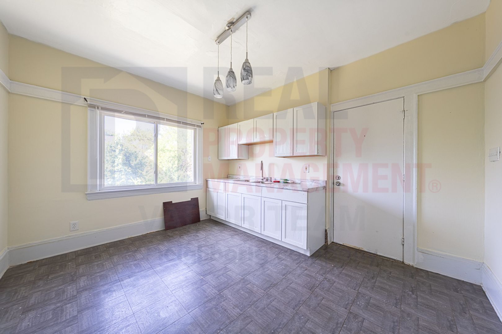 Building Photo - 3633 E 153rd St