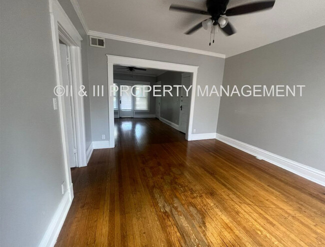 Building Photo - 217 W 37th St