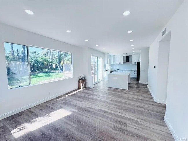 Building Photo - 4739 E Ashford Ave