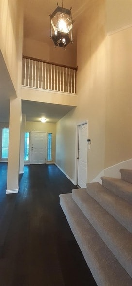 Building Photo - 4526 Julian Dr