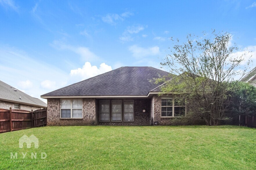 Building Photo - 204 Crab Orchard Dr