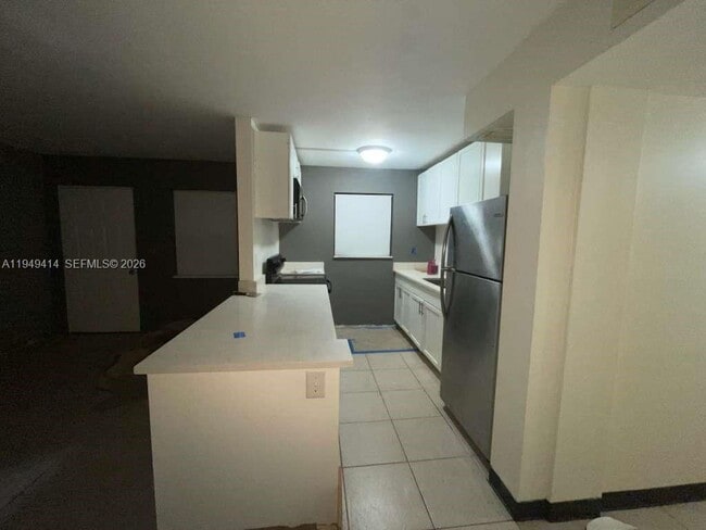 Building Photo - 1880 N Congress Ave