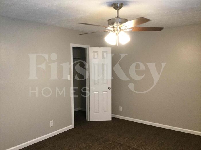 Building Photo - 972 Waverly Dr