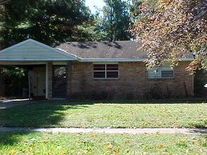 Building Photo - 1811 Rosemond Ave