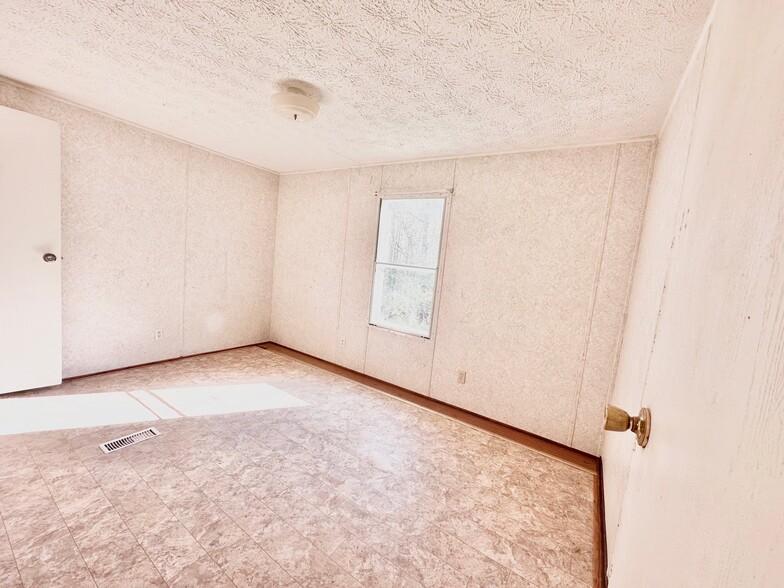 Building Photo - 1255 Liberty St