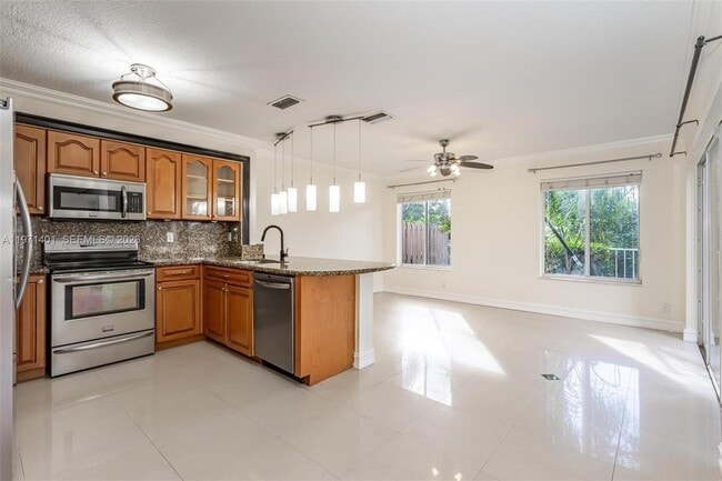 Building Photo - 11191 SW 17th Manor