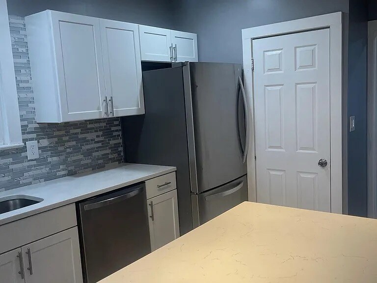 Primary Photo - 38 Lincoln Pl