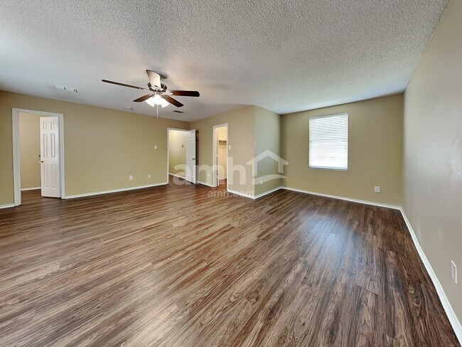 Building Photo - 711 Odenville Dr