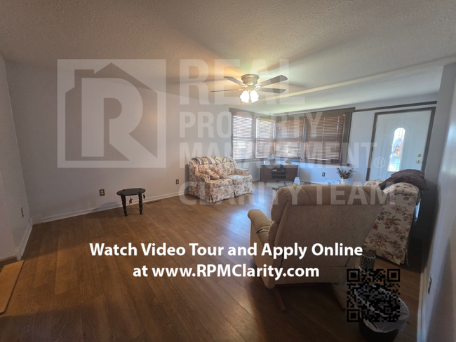 Building Photo - Available Now!!! 2 Bed/1 Bath Cottage on t...