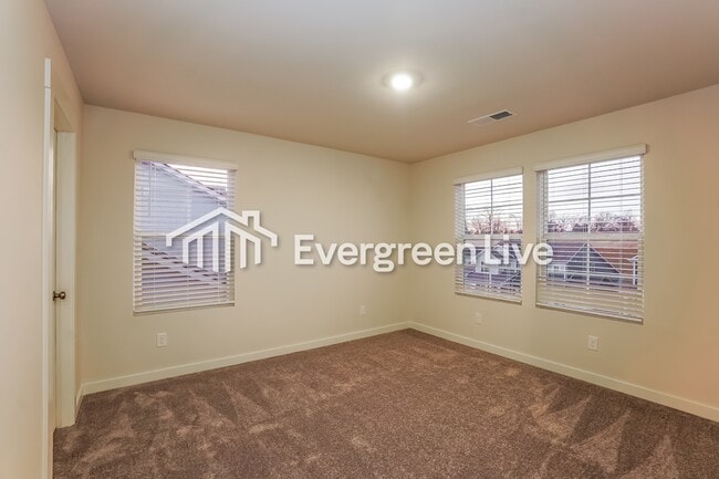 Building Photo - 862 Bur Oak Ct